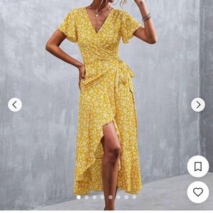 Universal Thread Women’s Yellow Dress